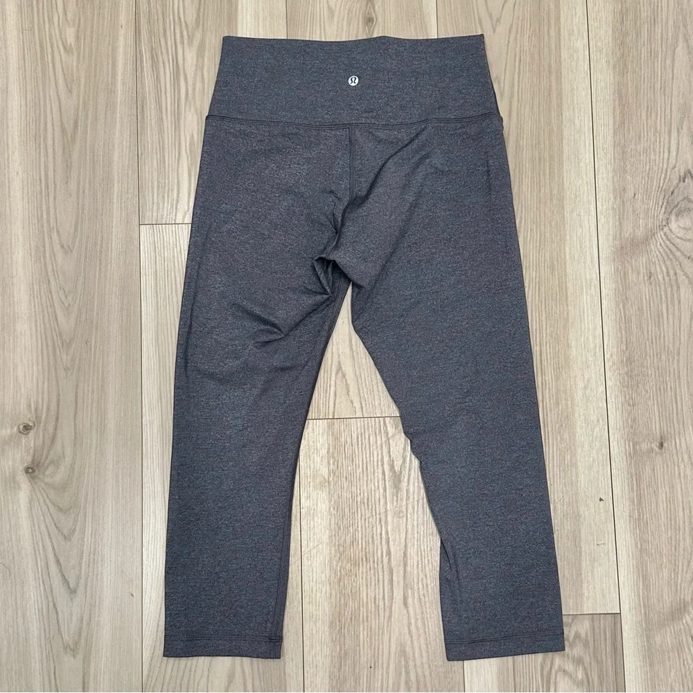 LIKE NEW Lululemon Women’s Wunder Under Crop Leggings